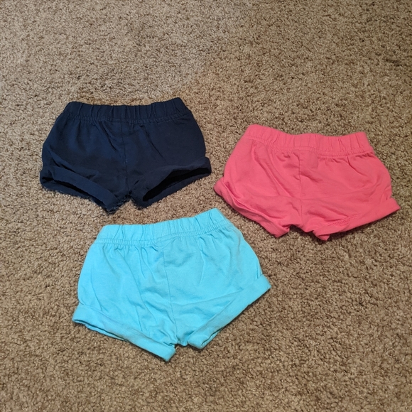 Old Navy Infant Shorts - Picture 3 of 4
